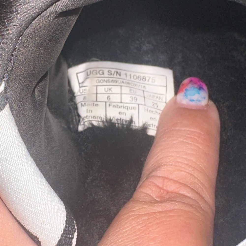 Ugg Fluff Yeah - image 2